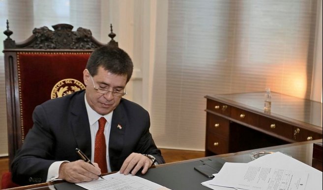 UltimaHoracom's tweet photo. Gobierno promulga ley de Lactancia y se extienden permisos por maternidad
https://t.co/bItSwpWOYA https://t.co/gVxfOMf3fz