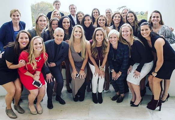 HapAppDC's tweet photo. #WhiteHouseWednesday goes out to @ussoccer_wnt for their cozy team selfie! ⚽️ 🏆  Found @itshapapp #DC! https://t.co/MJ0s8fBzhS