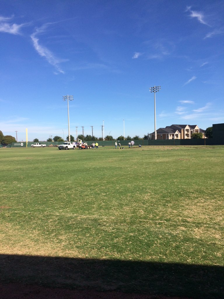 coachbono8's tweet photo. @MyParksandRec Rose Park getting the best sod in the country. #91 #AlScott https://t.co/dMBWeIVFTW
