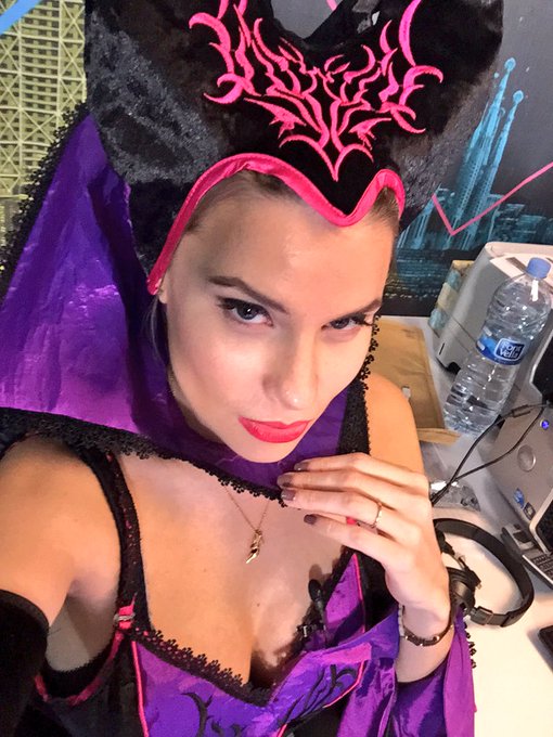 Ya en @cazamariposastv !!!!!!! #halloweek 🎃🎃🎃🎃👻👻👻👻 https://t.co/89hlEd5BEs<a class="tags" target="_blank" title="On Twitter" href="/?out=eyJ0eXAiOiJKV1QiLCJhbGciOiJIUzUxMiJ9.eyJpYXQiOjE3MjMwMjgxOTYsImlzcyI6InR3cG9ybnN0YXJzLmNvbSIsIm5iZiI6MTcyMzAyODE5NiwiZXhwIjoxNzU0NTY0MTk2LCJyZWRpcmVjdF91cmwiOiJodHRwczovL3R3aXR0ZXIuY29tL2NhemFtYXJpcG9zYXN0diJ9.g-86vaAKHW895Rn9Mr1gGrky08HlxhSwcg3e5hbFKIGzBUUBNWn7Qgijz0CU0ek3LQhrJA0QBqRUYhtZB53Wtg">@cazamariposastv</a><a href="/tag/halloweek"class="tags">#halloweek</a>