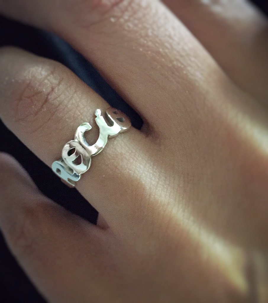 botonesdeplata's tweet photo. Personaliza tu anillo con el nombre que desees!!! #novedad #moda #tendencia #anillonombre #complementomujer #plata https://t.co/qlZOIXHUuw
