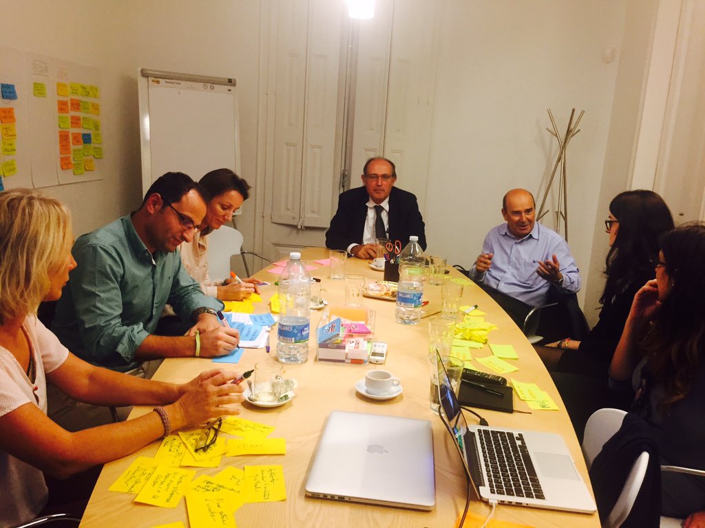 Maritimbcn's tweet photo. Sessió de design thinking amb @saviadesign #Branding #Creixem #RCMB_actiu @Norma_MNAC @JonGrauG @PortsCatalunya https://t.co/6UbMFtdhSY