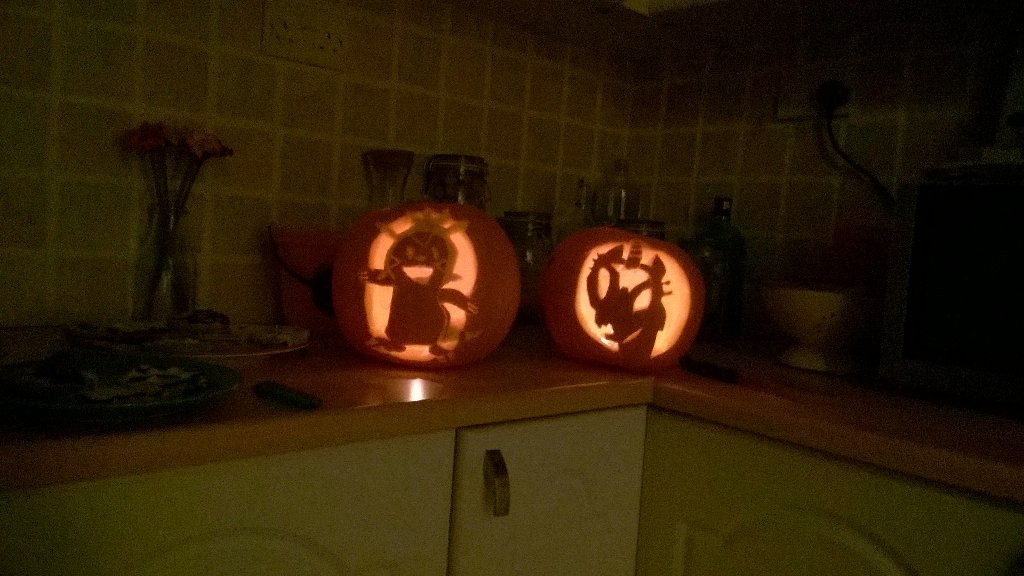 benironarm's tweet photo. My #Halloween efforts .... #needmorepractice #mustTryHarder .... https://t.co/wK7JDkv75N
