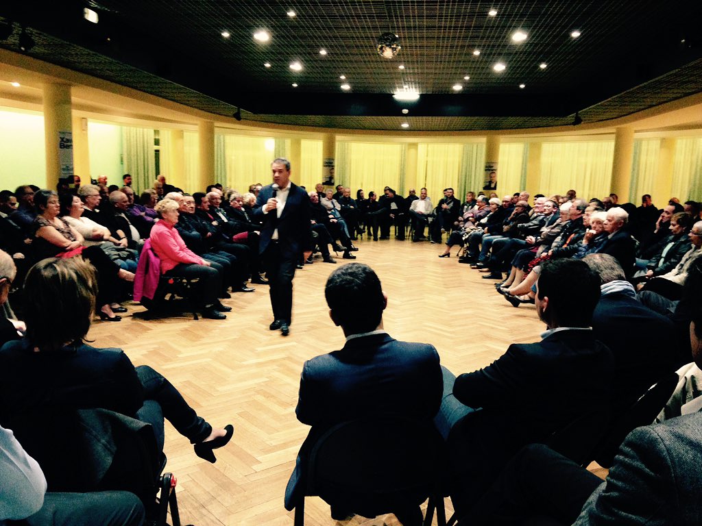 xavierbertrand's tweet photo. Hollande a dit: "seuls les riches paieront + d'impôts". Retraités, vous ne saviez pas que vous étiez riches ! #NPDCP https://t.co/1fQW4oo2vn