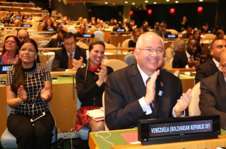 Cancilleria_ve's tweet photo. Naciones Unidas ratifica el compromiso de Venezuela con los Derechos Humanos. https://t.co/EFfXqyRzet https://t.co/0LB7JpN7tO