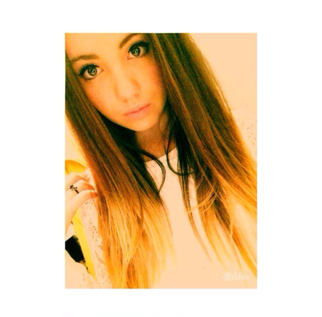 chiahoran01's tweet photo. I tuoi abbracci creano dipendenza✨🌹
@Albericoyes https://t.co/vPrXJUhYth