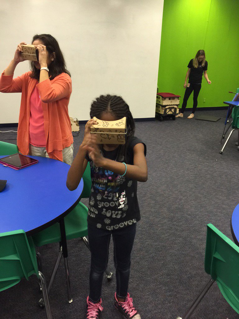 JuarezAcademy's tweet photo. A virtual reality extravaganza!
#GoogleExpeditions #JuarezAcademy #21stcenturyskills https://t.co/xfOxySvDGA