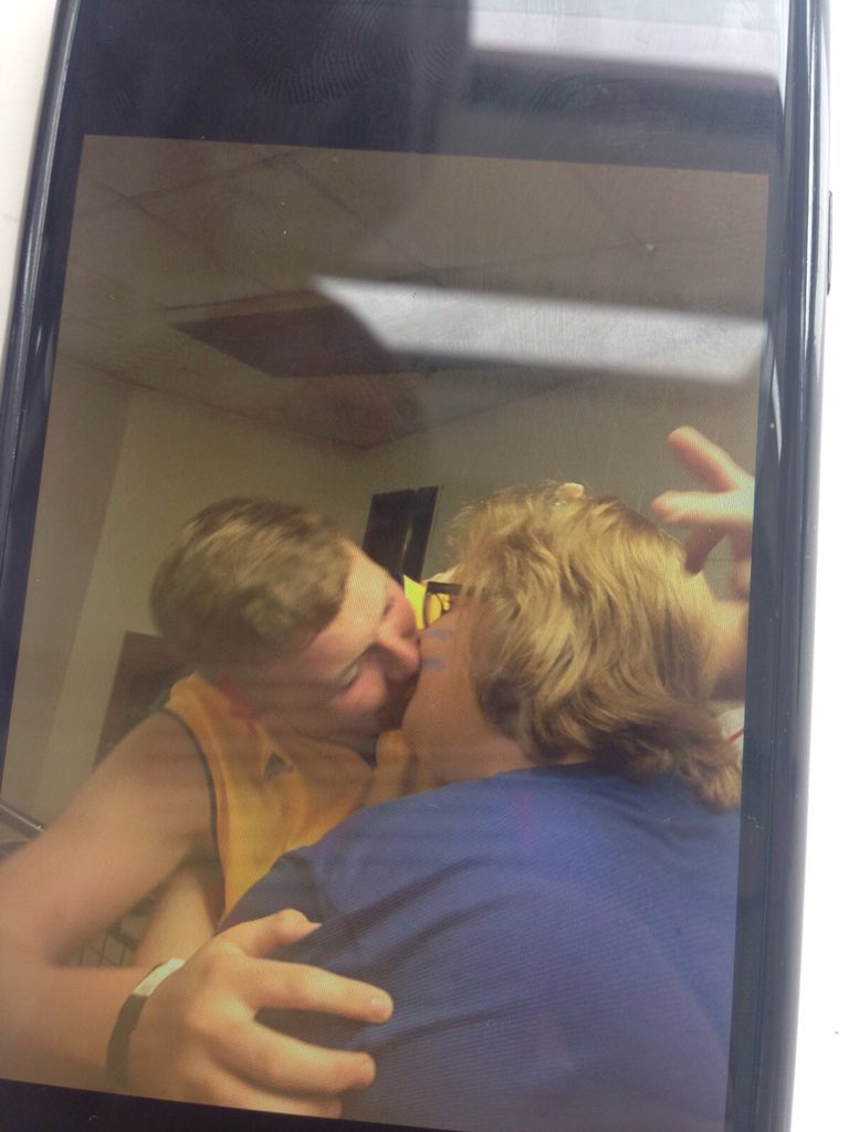 cwmgwen's tweet photo. Cwm veteran @owaindaviess showing the boys how it's done #ShowUsYaMinge https://t.co/tEYpntxrST
