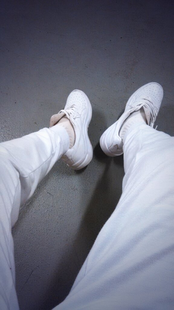 DSvay's tweet photo. White on white kind of day https://t.co/i3IfarYiaq