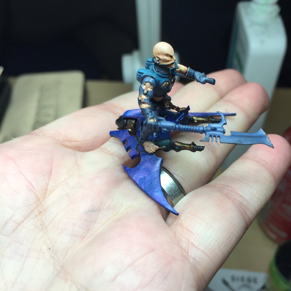 PaintySim's tweet photo. #DEldar Hellion test paint coming along. Brighten the teals & greens, paint blades, edges & makeup. #WIPWednesday https://t.co/0GT3jiurYE