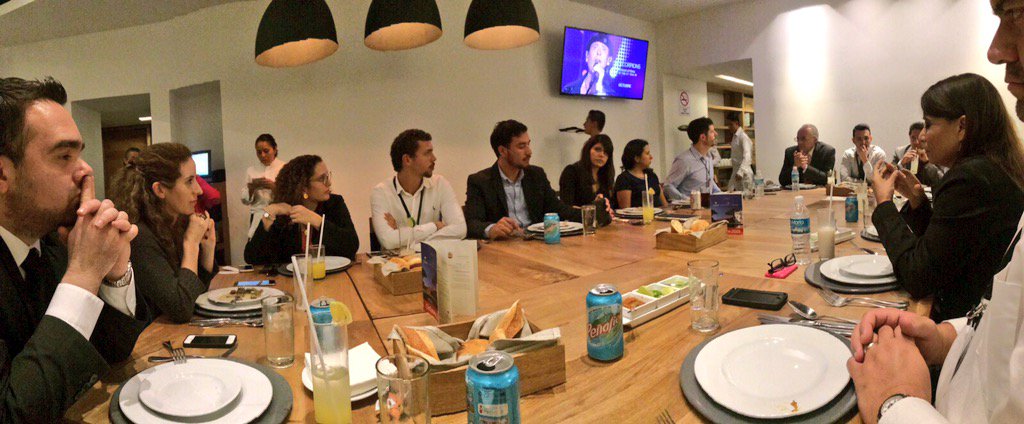 CMinds_co's tweet photo. Compartiendo experiencias con órganos garantes nivel estatal @INAImexico y laboratorios de innovación #LATAM #OGP15 https://t.co/kkrdY3CDif