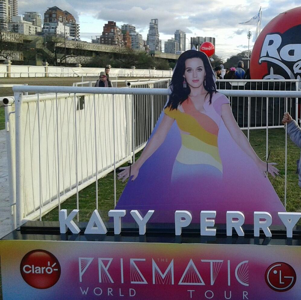 camisanru's tweet photo. I love katy perry https://t.co/rugnT7KRwu