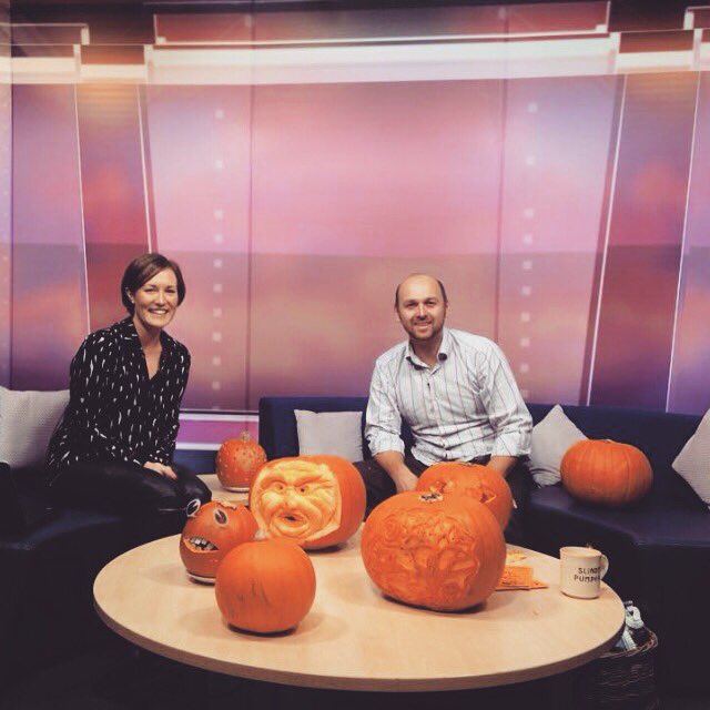 slindonpumpkins's tweet photo. Mark Ford carving #pumpkins on @ThatsSolentTV https://t.co/nPh7q840z8