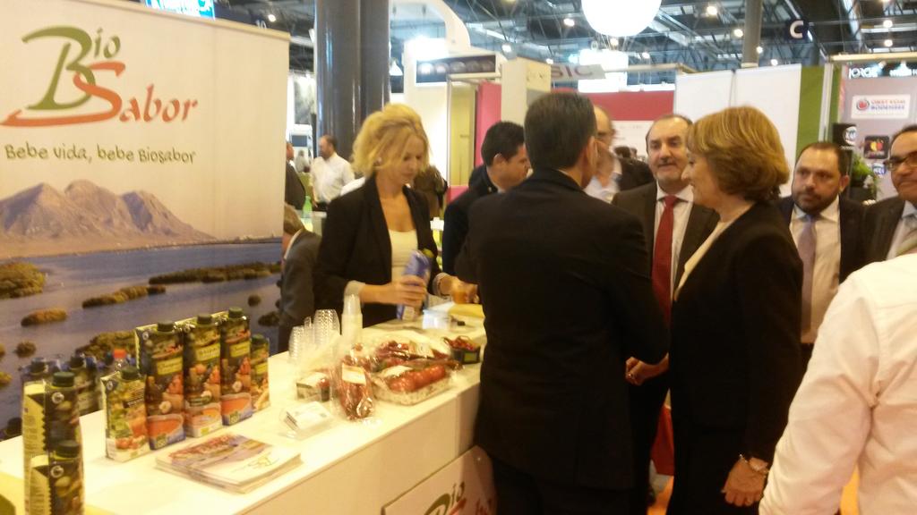 biosabor_agro's tweet photo. @biosabor_agro en la @FruitAttraction con la Consejera, el delegado y la Alcaldesa de Níjar https://t.co/2TrYzdrXea