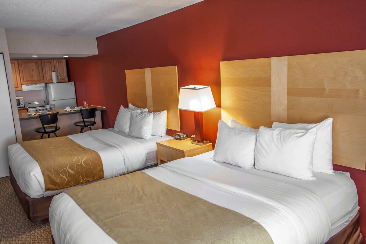 CSChicagoHotel's tweet photo. You want space! We totally get it. Our suites are designed to meet that very purpose. #givemespace #relaxandunwind https://t.co/0ZyfEzai85