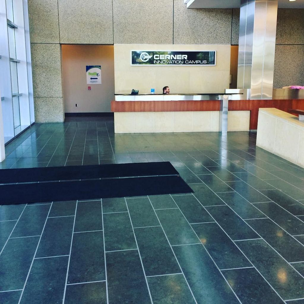 nicreations's tweet photo. Giving a talk at Cerner today about #ConnectIQ. #moremonkeys https://t.co/a2VMxWaIgu