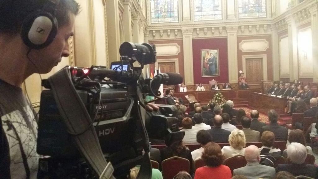 Estamos en la entrega de la medalla de plata de la ciudad de Santa Cruz de Tfe. a la Fundación Obra Social La Caixa