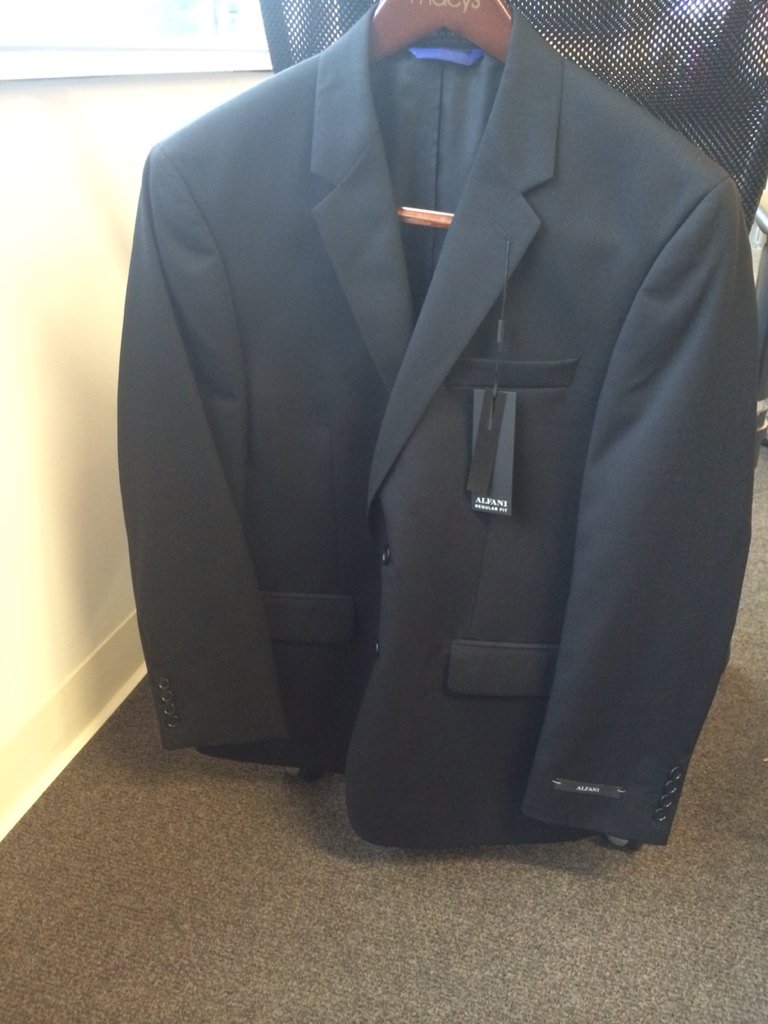 redstarcoupons's tweet image. RT CarrieAnn765 Ordered a camel colored woman's winter coat... Not even close... #macys #macysfail