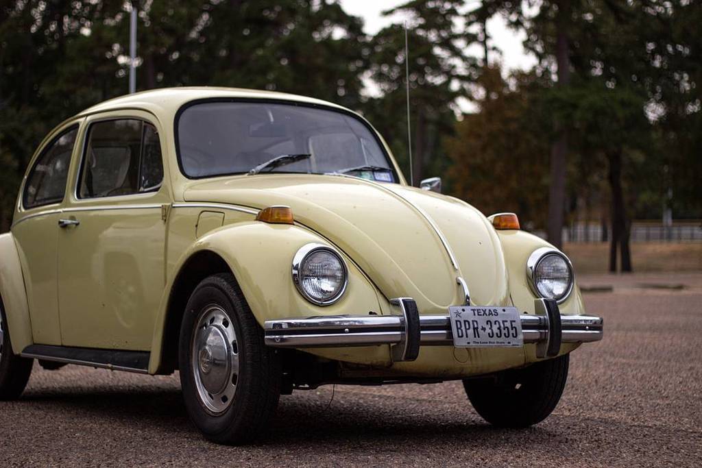 oldcar_photo's tweet photo. #photography #maddygreenphotography #composition #car #carphotography #voltswagon #vw #vwlove #oldcar #texas #igtex… https://t.co/N1HzDYw6wX