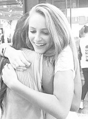 unicornbeatrice's tweet photo. I tuoi abbracci creano dipendenza💘
| @beavendramin 👑 | https://t.co/FNkiDSPfw0