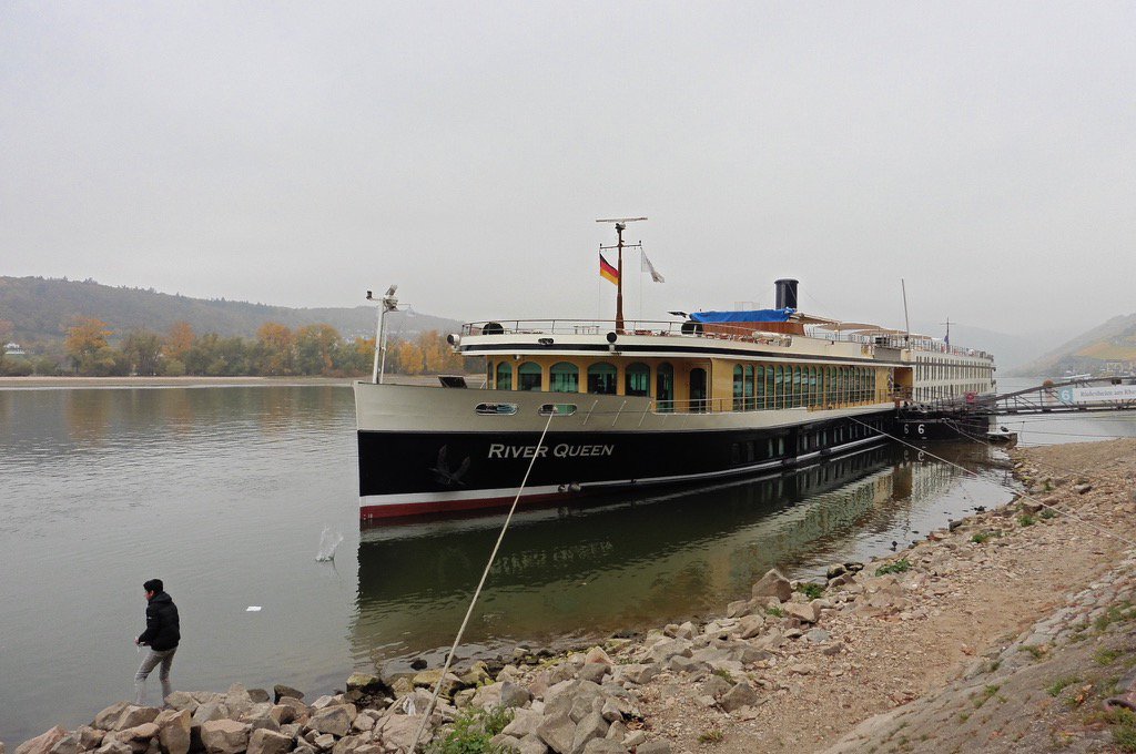 Webill4uSandra's tweet photo. #webill4usandra#exploreuniworld#legendary Rhine Moselle #rivership queen https://t.co/jhf3pM4XmG