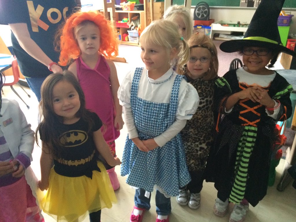 tizgreen's tweet image. Best part about parenting? Getting to relive your childhood with your kids  😃❤️🎃 #Halloween #partytime #prekclass