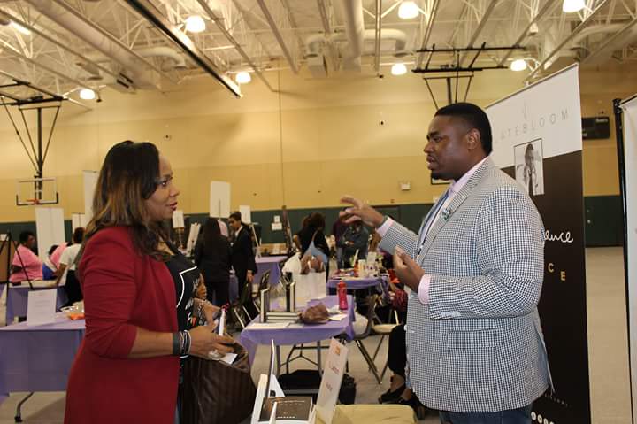 TheLLamont's tweet photo. Great times were had at the 2015 National Black Book Festival, speaking with Reshonda Tate Billingsley, very nice. https://t.co/ARPyyc7od9