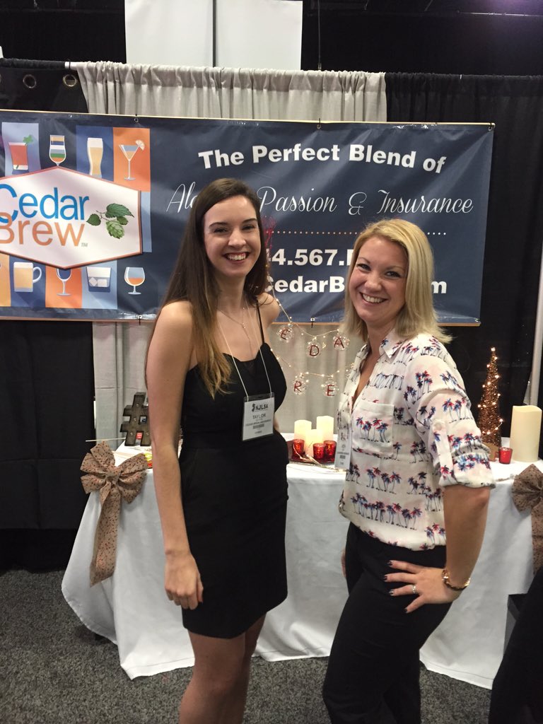 cedarbrew's tweet photo. Fun times at #njlsaholidayshow ! #cedarbrew #craftbeer #craftbeerhour https://t.co/ekvx0wxAUU