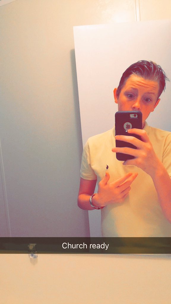 Huntsinger28's tweet image. Is it so wrong to be beautiful?