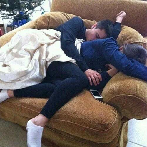 chicaonemillion's tweet photo. Las siestas así gustan más 💘♥️😍🙈💖 https://t.co/BGZ4kBuHih
