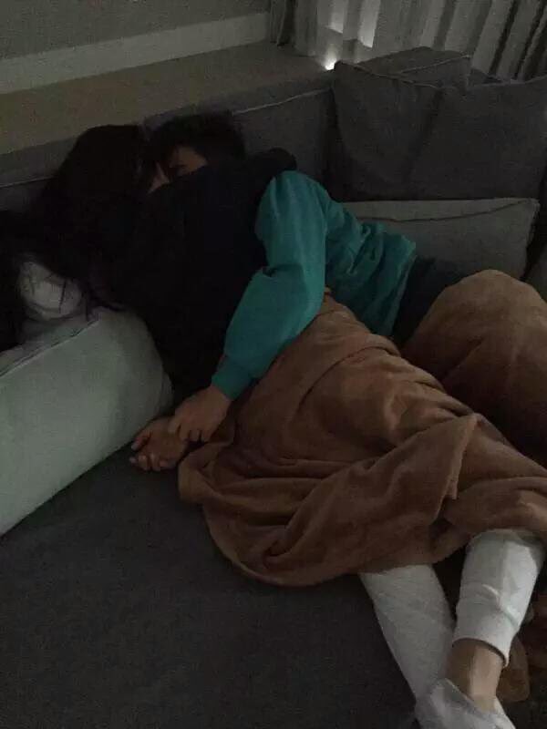 chicaonemillion's tweet photo. Las siestas así gustan más 💘♥️😍🙈💖 https://t.co/BGZ4kBuHih