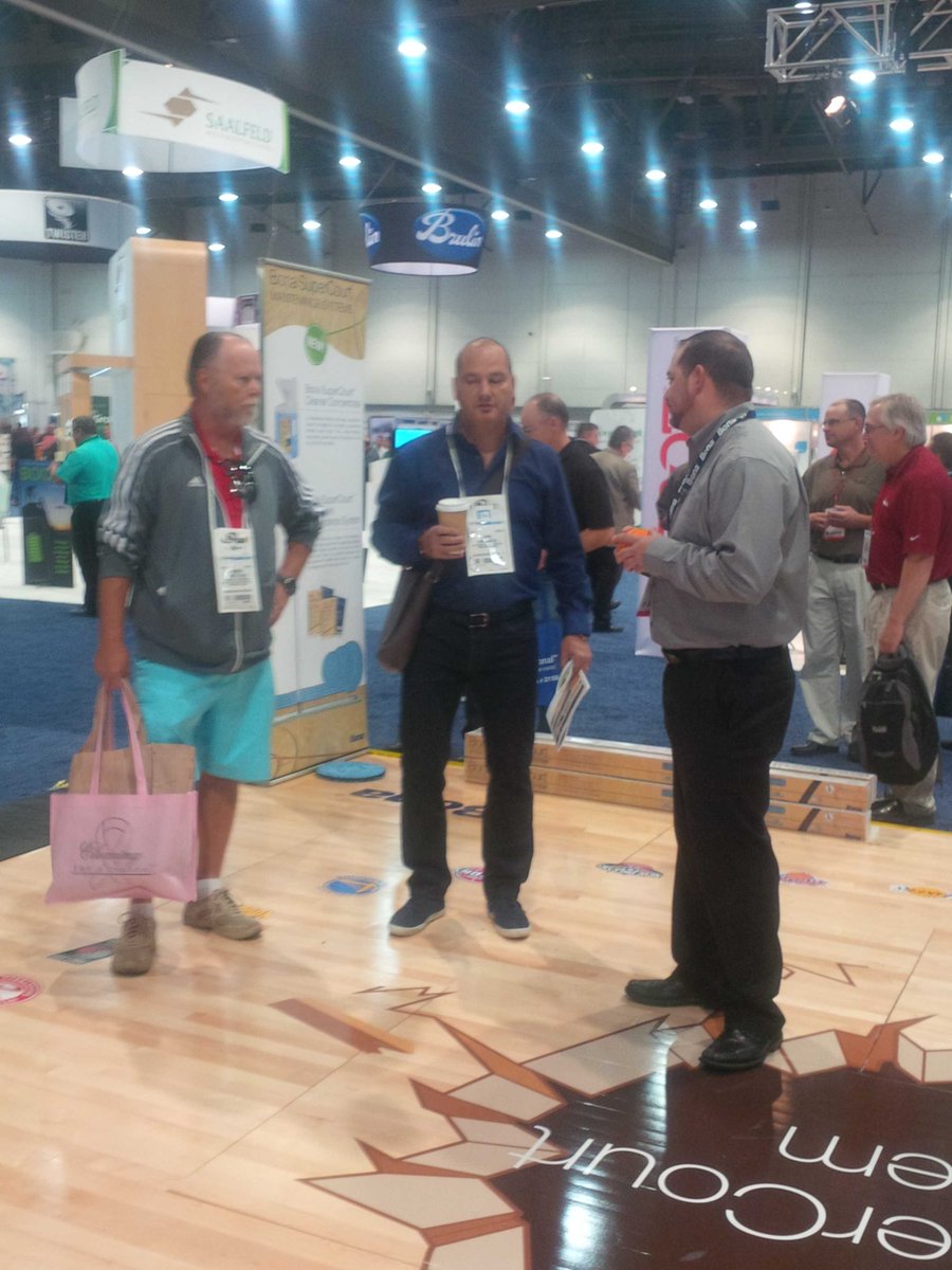 EFSCleanCalgary's tweet photo. Our guys at #ISSA2015 in Vegas checking out innovative #cleaning solutions for our friends @TalismanCentre #Calgary https://t.co/Yu0nZRRdqZ