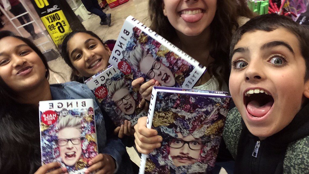 Leonleon991's tweet photo. Squad goals #SearchForBINGE @tyleroakley @tyleroakley π https://t.co/gbZYTnfdRm
