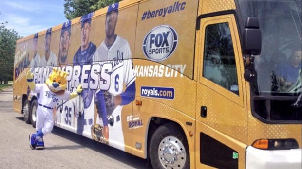KariLathrop's tweet photo. Hop on in @Mets the @Royals are driving you home! #ForeverRoyal #bedbeforemidnight #TakeTheCrown ⚾️💙👑 https://t.co/FAbvGcBip0