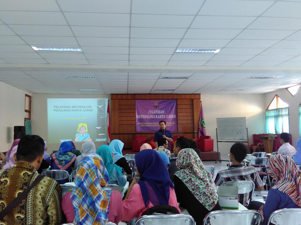 Pelatihan Metodologi Karya Ilmiah, <a href="/fishumuinsuka/">fishumuinsuka</a> <a href="/UINSK/">UIN Sunan Kalijaga</a>