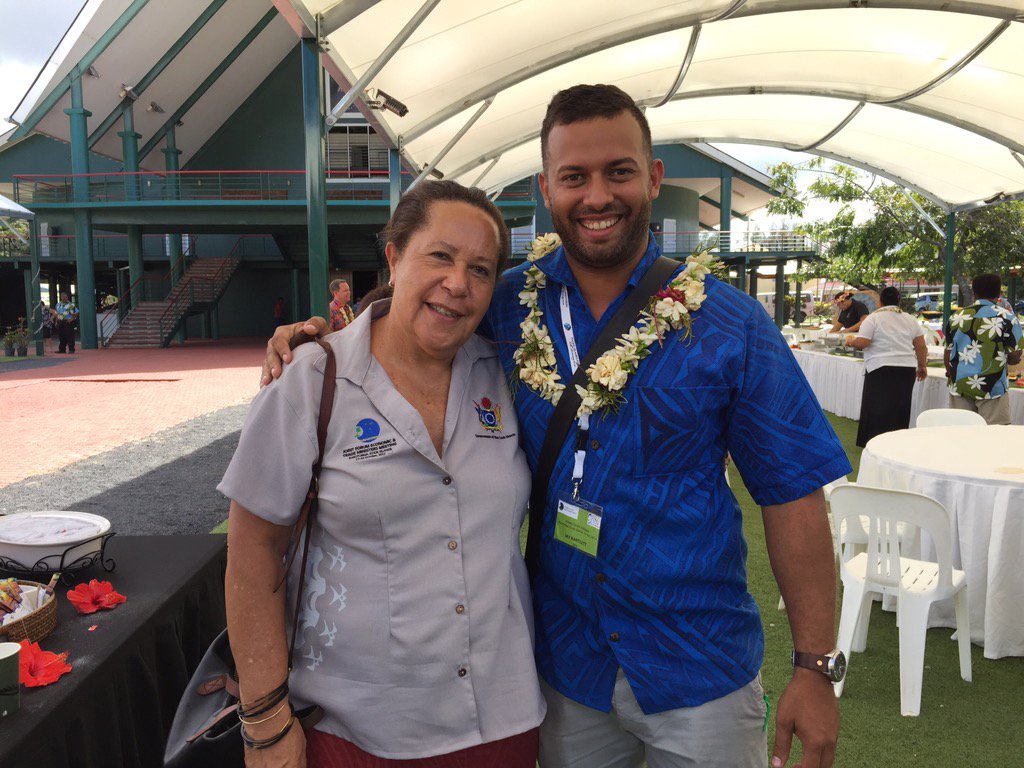 Hatanga's tweet photo. Meeting Pacific Island Forum General Secretary Dame Meg Taylor in Rarotonga #PSDW https://t.co/jIDnjU0ngy