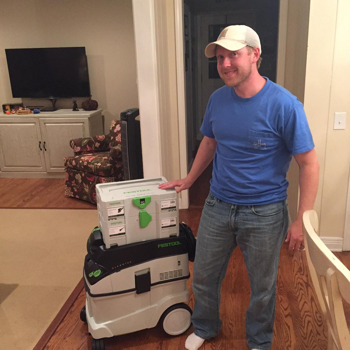 JustinCBennett's tweet photo. Rocking the first set of @Festool woodworking tools. First time ever I've looked forward to sanding! https://t.co/7pxzwIdeph