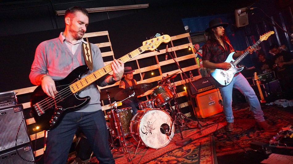 FOTO: Pesta Peluncuran Album ke-8 Gugun Blues Shelter, 'High Life'  bit.ly/1PVq89V