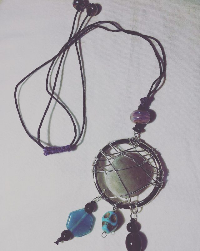 apoyalodeaqui's tweet photo. Spooky ♡
#handmade #hemp #hempaccesories #talentolocalPR #apoyalodeaqui #dreamcatchers #hechoamanoPR #like4like #dr… https://t.co/WTVCqS2lMo