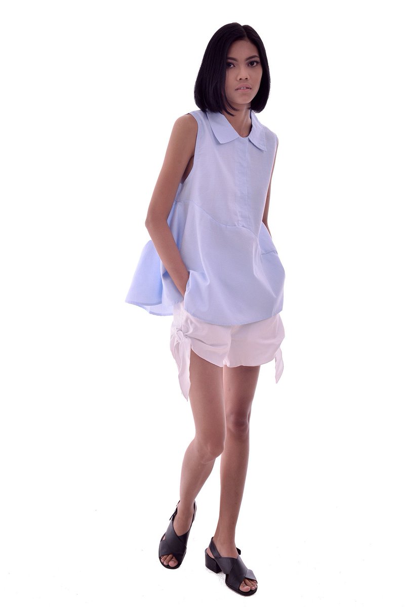 Cakravala_'s tweet photo. LES RICHES BERTA SLEEVELESS TOP >> https://t.co/b3XmXiIdvz
#cakravala #localbrand #fashion #JakartaFashionWeek2016 https://t.co/xoqhwu3rYj