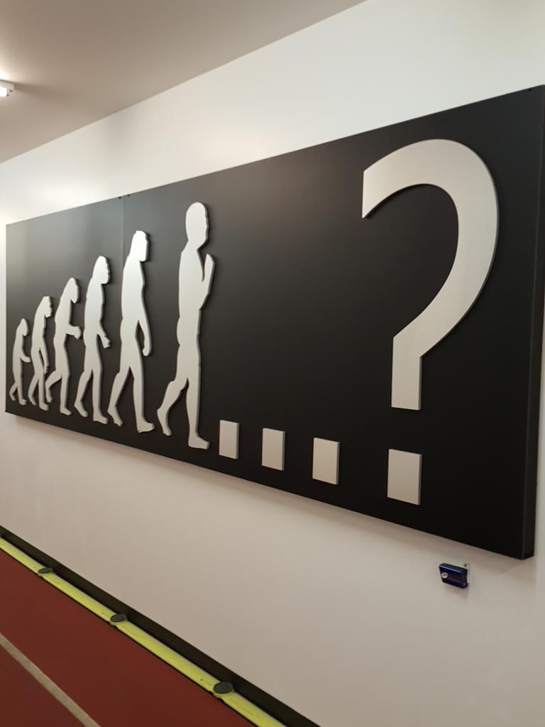 ConcvCre8Repeat's tweet image. Another late night #engineeringthings in the Red Bull High Performance gym. #rbhighperformance