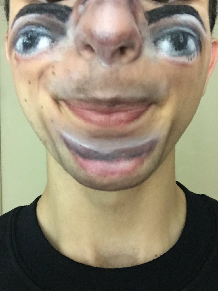 twaimz's tweet photo. when you see drama on your timeline but you like it https://t.co/uyPzh3RScV