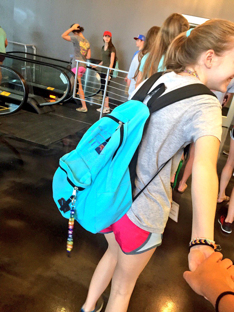 elizabethtrupp's tweet photo. Your traveling goals #dallas2015 @averypoindexter https://t.co/JJCuWslRPj