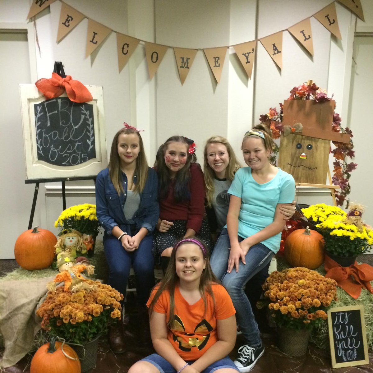 trmeparr's tweet photo. #fbcfallfest2015 https://t.co/U4yfrkJpb3