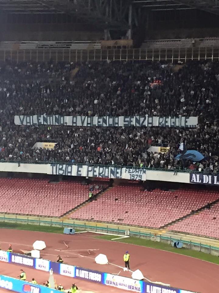 pitstop87's tweet photo. @ValeYellow46 messaggio dallo Stadio San Paolo di Napoli https://t.co/GRzjvbsXCB