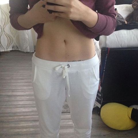 Fizzarcher's tweet photo. #bellybutton Go follow the beautiful @zombiewolflove #bellybutton #belly #bellymodel #bellybuttonmodel https://t.co/ltpAqyscdi