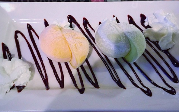 MochiIceCream's tweet photo. Teach us how you Mochi! #MochiMoments https://t.co/xfMMPAVcXN