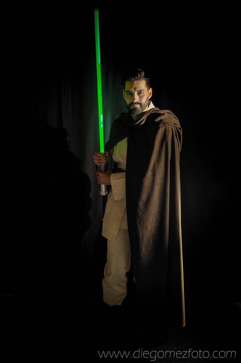 SDiegomez's tweet photo. Nuestro Photocol lo petó en la #Cificon de #ExpoCoruña. Los #cosplayers de #starwars alucinaron con los resultados https://t.co/x1stQ3Wwrc