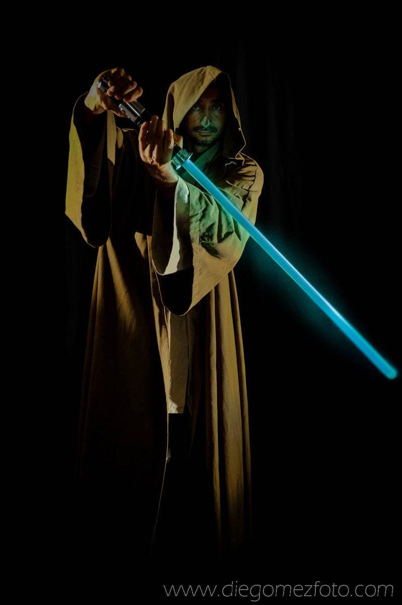 SDiegomez's tweet photo. Nuestro Photocol lo petó en la #Cificon de #ExpoCoruña. Los #cosplayers de #starwars alucinaron con los resultados https://t.co/x1stQ3Wwrc