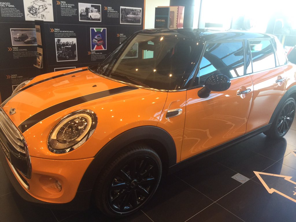 CarlosAlcala02's tweet photo. Nuevo Mini Cooper https://t.co/BnKR99P9bn